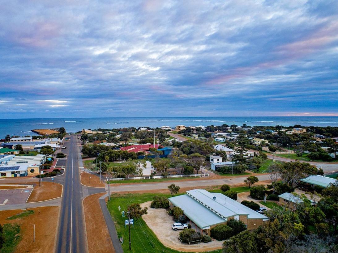 Hopetoun Motel & Chalet Village Exterior photo